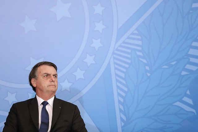 bolsonaro sanciona lei que estabelece o auxílio brasil fazendo conta